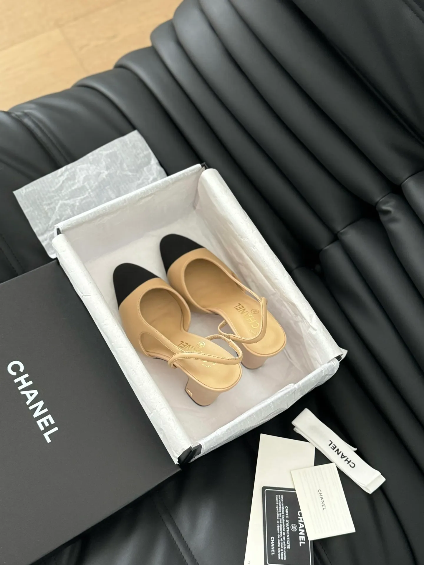 Factory direct sales p500🐘🐘Women's shoes, women's clothing, Chanel classic slingback sandals, I have been making this model for the past few years. This year, we will re-purchase the version and make a detailed copy again. I found that the upper lines and body comfort of the new version have been slightly adjusted! The brand won't say anything because the overall appearance difference is not big and it doesn't affect wearing. All colors now produced are produced according to the latest styles! What you buy is the latest classic model from the counter, made of imported mixed sheepskin surface material, imported mixed sheepskin, and Italian imported cowhide leather soles! High heels 6.5cm Size:35-39 Other sizes can be customized